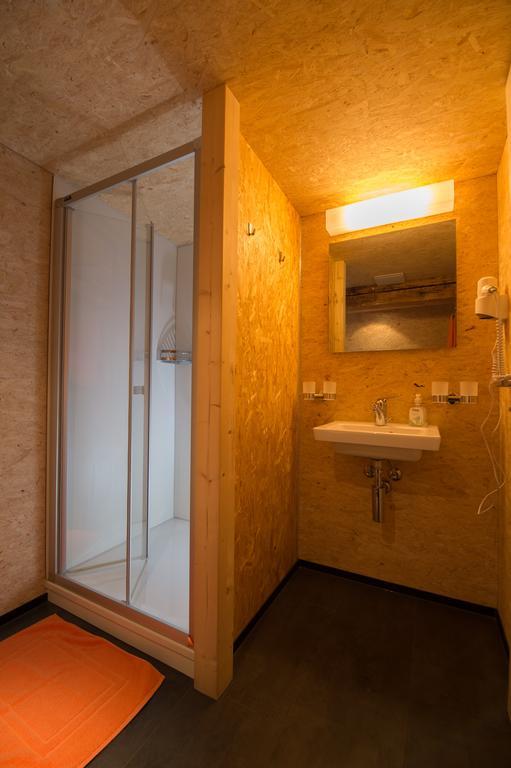 Sust Lodge Am Gotthard Hospental Bagian luar foto