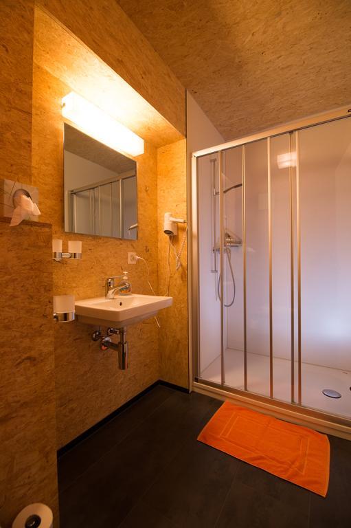 Sust Lodge Am Gotthard Hospental Bagian luar foto