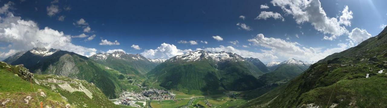 Sust Lodge Am Gotthard Hospental Bagian luar foto