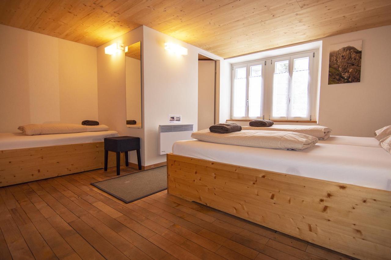Sust Lodge Am Gotthard Hospental Bagian luar foto