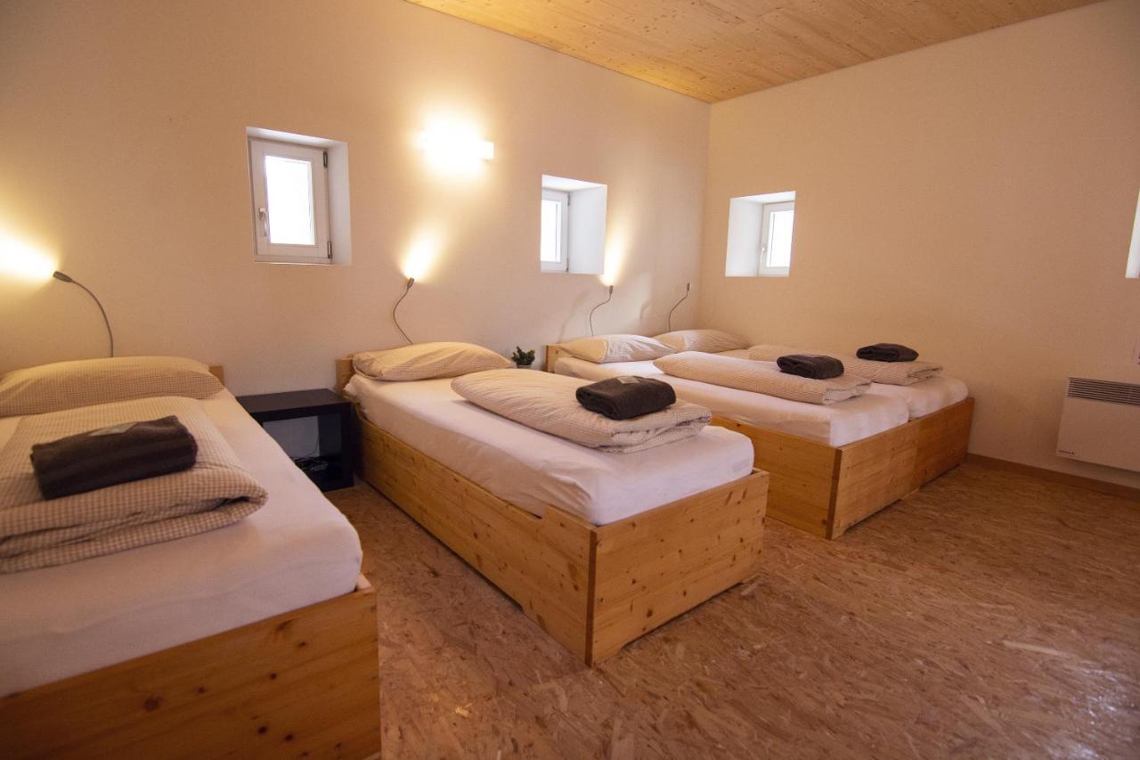 Sust Lodge Am Gotthard Hospental Bagian luar foto